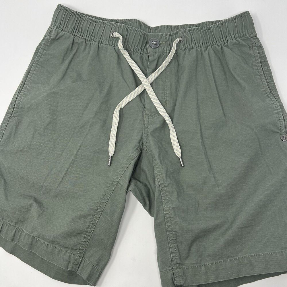 Vuori Shorts Mens Medium Green Ripstop Linerless 8" Inseam Hiking Outdoor